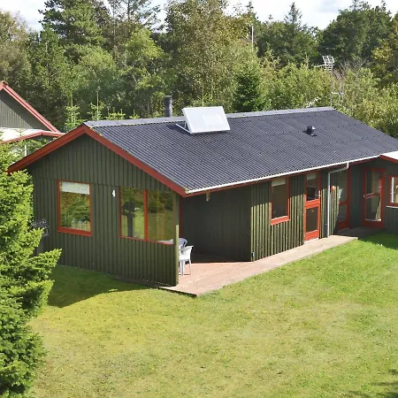 Three-bedroom Holiday In *