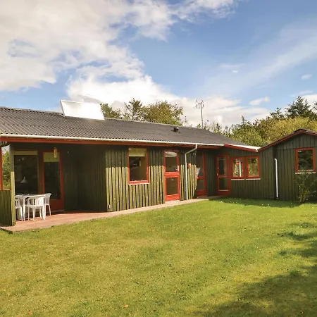Three-bedroom Holiday In